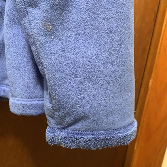 North Face Women’s Jacket.  Fluffy inside. Soft and cuddly. Size large. - Picture 4 of 9